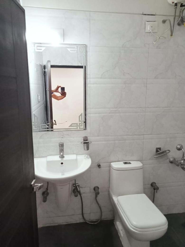Hotel Best Velly กันตินาการ์ ภายนอก รูปภาพ