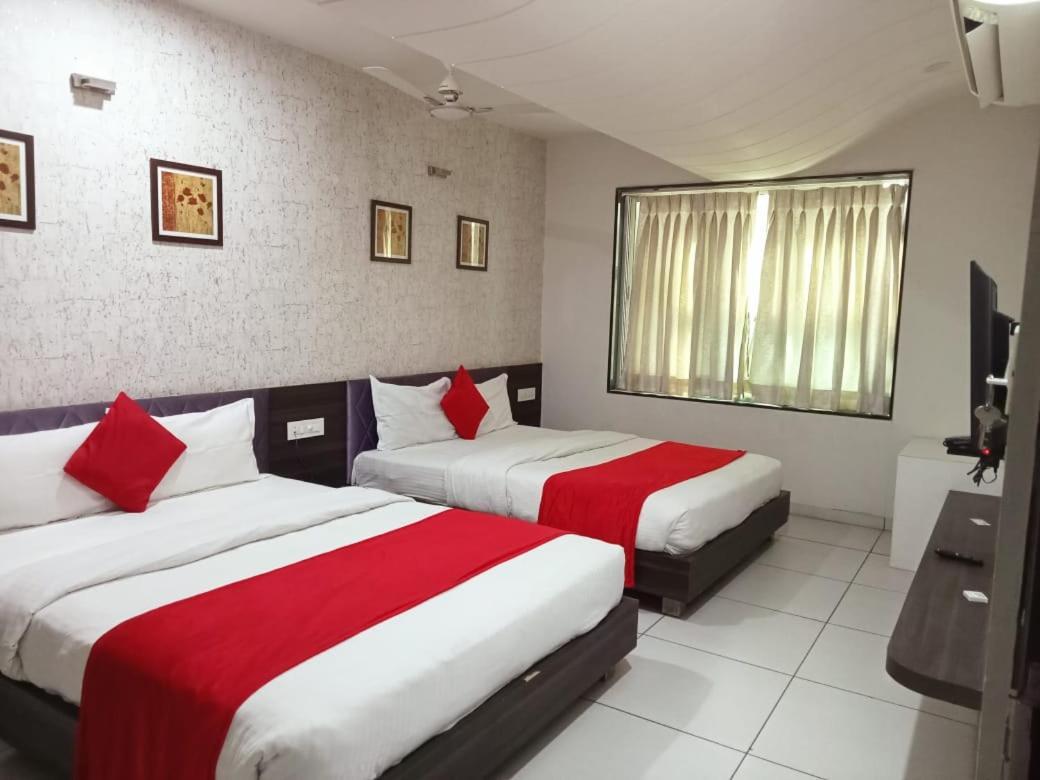 Hotel Best Velly กันตินาการ์ ภายนอก รูปภาพ