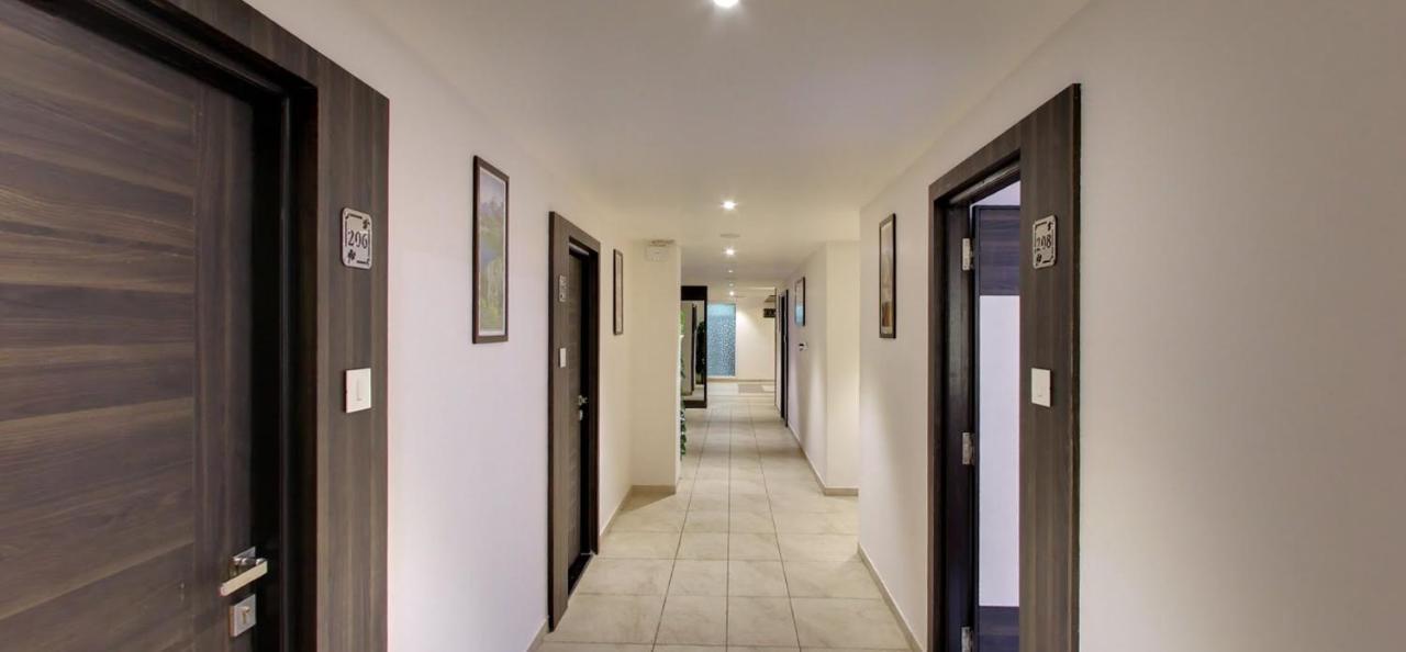 Hotel Best Velly กันตินาการ์ ภายนอก รูปภาพ